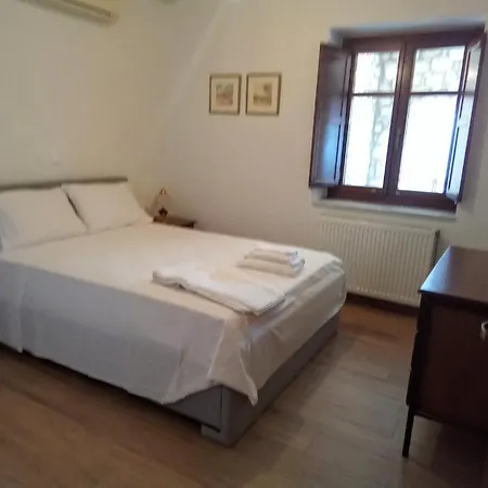 דירה Boliari House